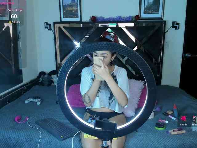 poyson-ivy webcam