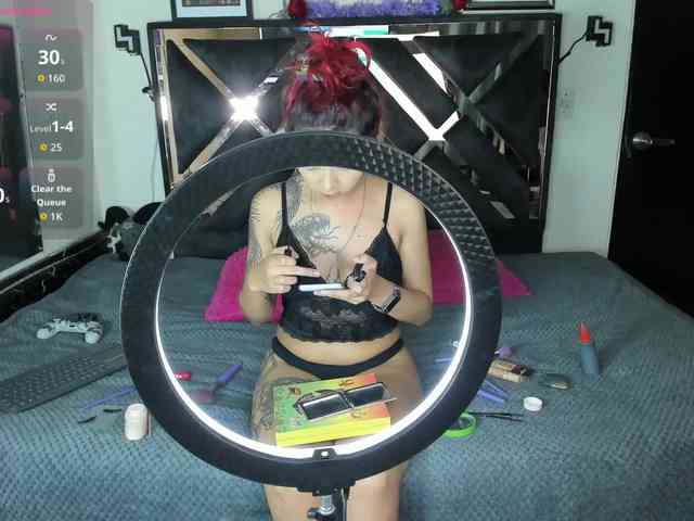 poyson-ivy webcam