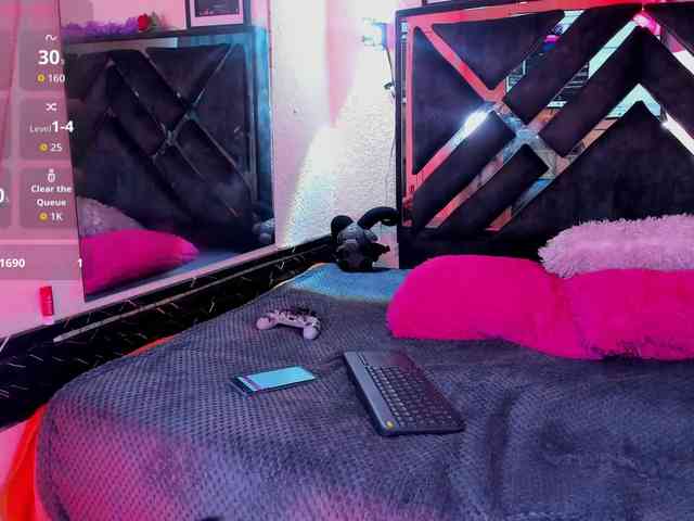 poyson-ivy webcam