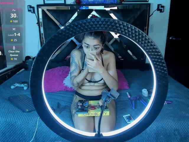 poyson-ivy webcam
