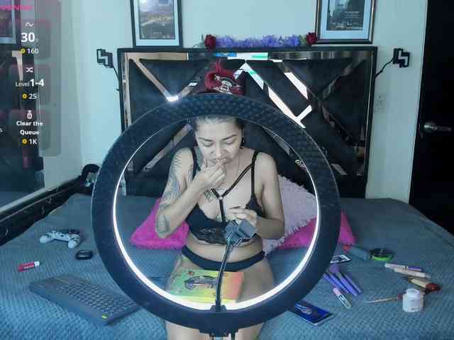 poyson-ivy webcam