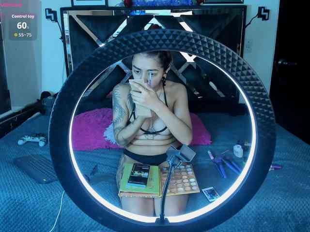 poyson-ivy webcam