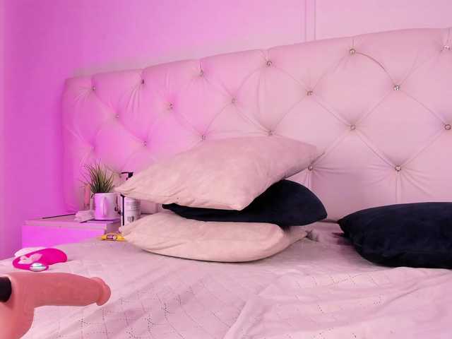 Niicolle-Evanss live cam on BongaCams