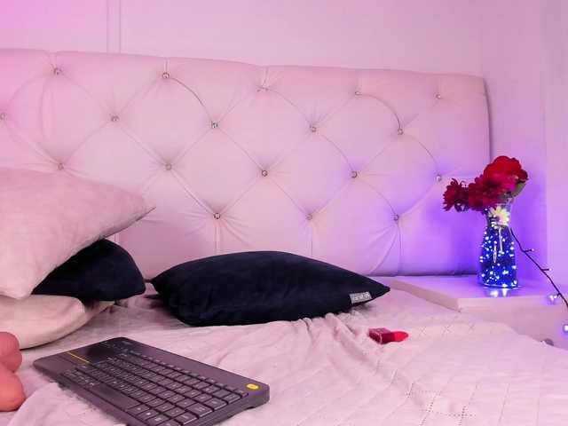 Niicolle-Evanss live webcam show