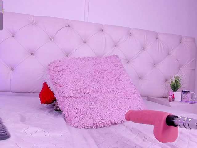 Niicolle-Evanss live cam on BongaCams