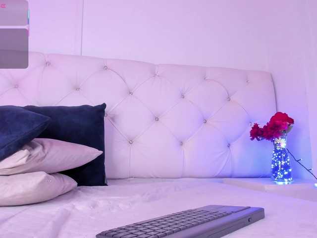 Niicolle-Evanss live webcam show