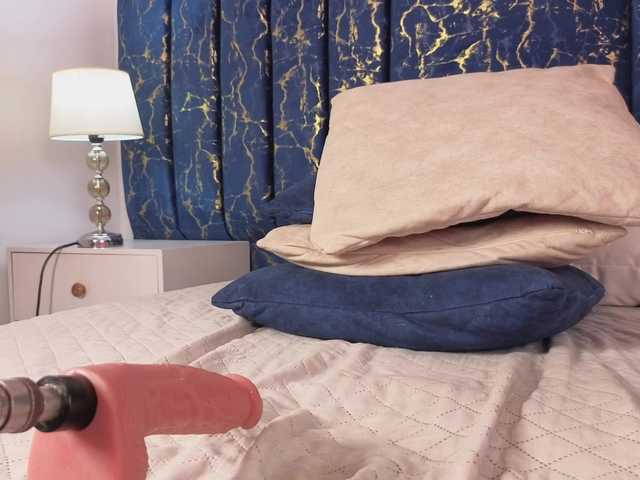 Niicolle-Evanss live cam on BongaCams
