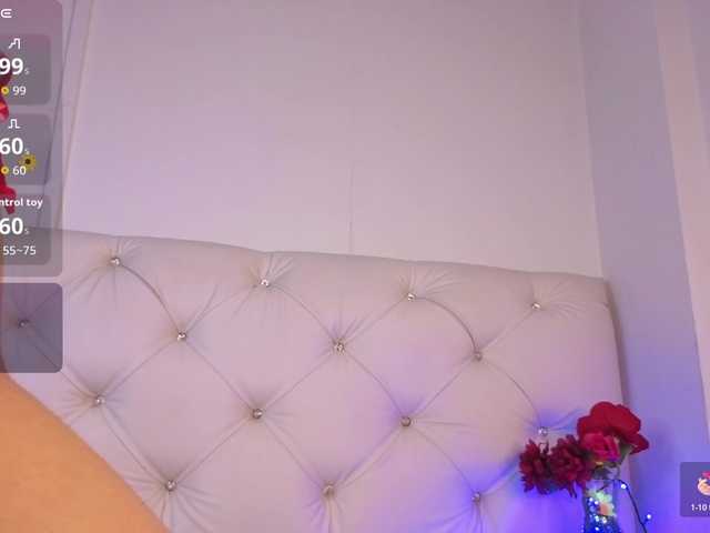 Niicolle-Evanss live cam on BongaCams