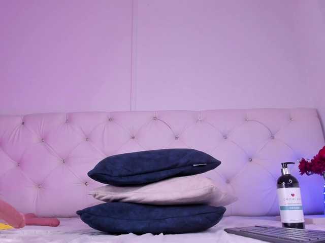 Niicolle-Evanss live cam on BongaCams