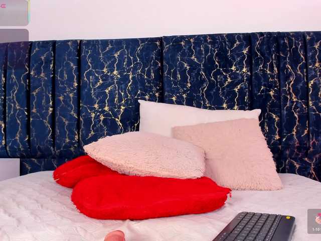 Niicolle-Evanss live cam on BongaCams