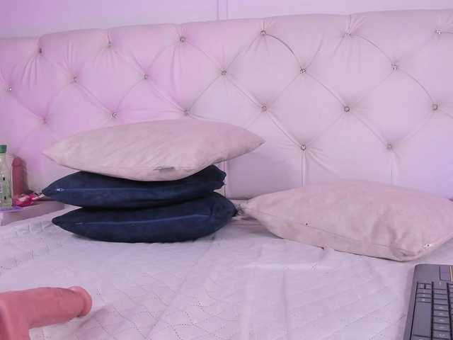 Niicolle-Evanss live cam on BongaCams