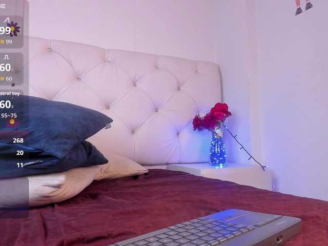 Niicolle-Evanss live cam on BongaCams