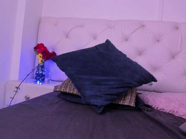 Niicolle-Evanss live cam on BongaCams