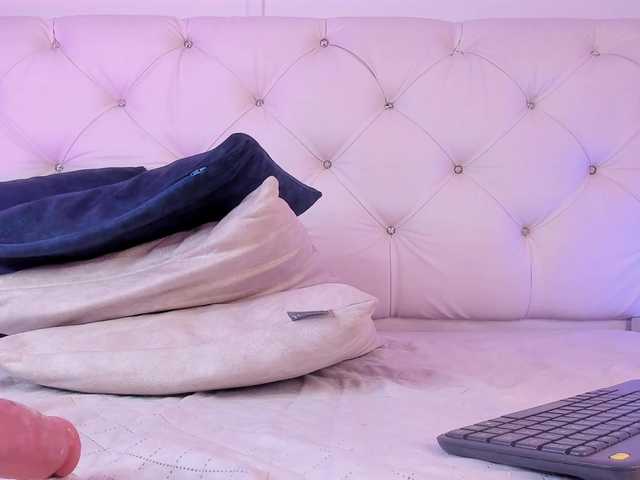 Niicolle-Evanss live cam on BongaCams