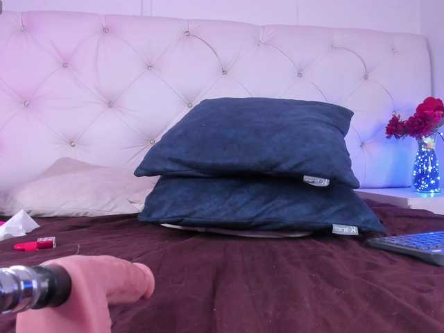 Niicolle-Evanss live cam on BongaCams
