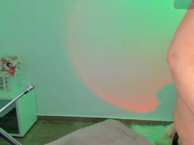 AliValmontt live cam on BongaCams