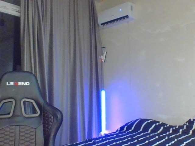 Denis-205 live webcam show