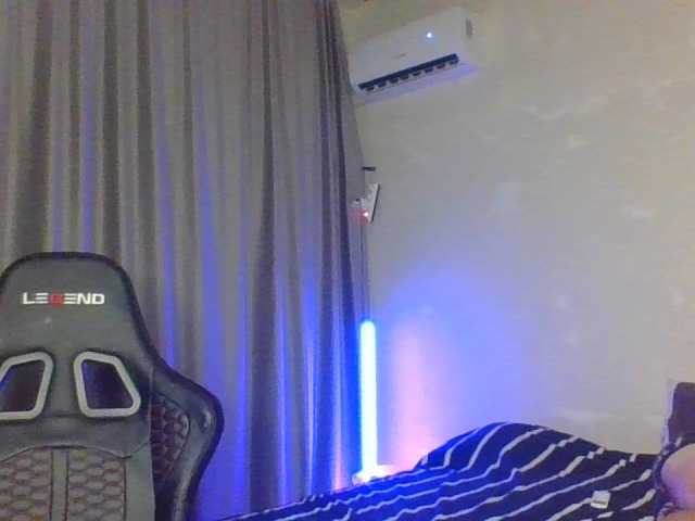 Denis-205 live webcam show