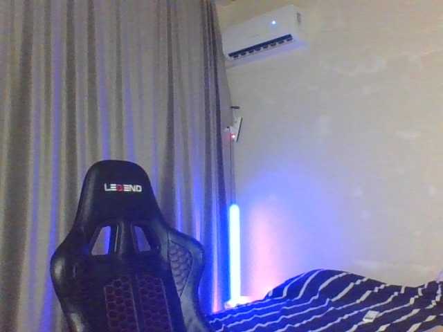 Denis-205 live webcam show