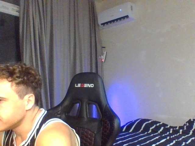 Denis-205 live webcam show