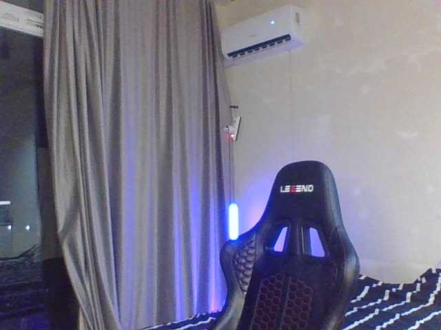 Denis-205 live webcam show