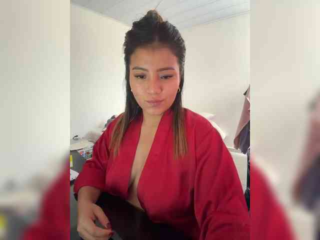 Alisson-Lover13 webcam
