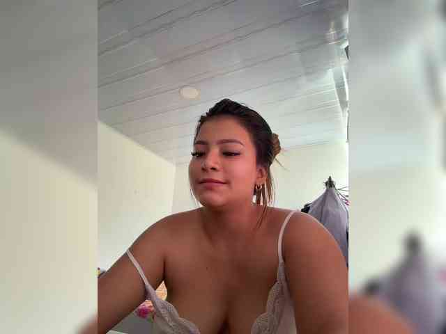 Alisson-Lover13 webcam