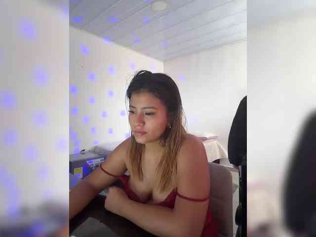 Alisson-Lover13 webcam
