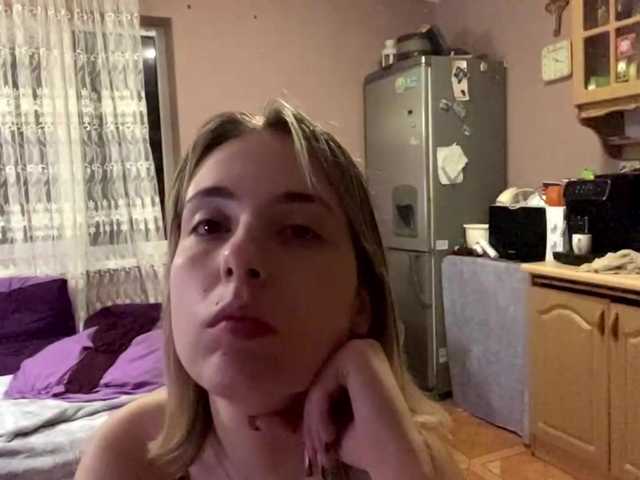 babybloonde's BongaCams show and profile