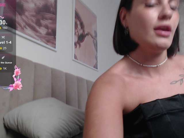 Elle-Brooke1's BongaCams show and profile