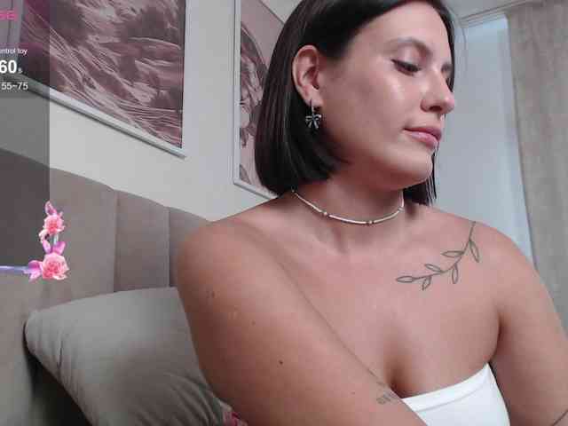Elle-Brooke1 webcam