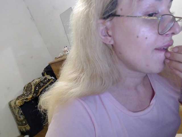 KarolinaNichtig live webcam show