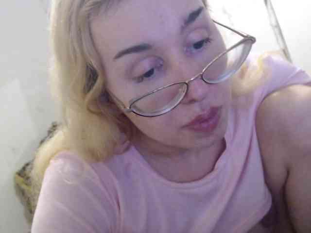 AlinaNichtigkeit Live Webcam on BongaCams