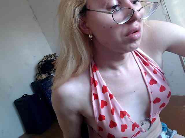 AlinaNichtigkeit Live Webcam on BongaCams