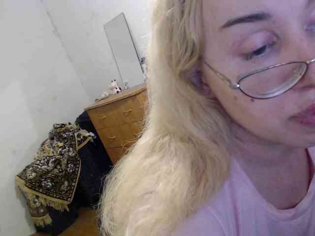 AlinaNichtigkeit Live Webcam on BongaCams