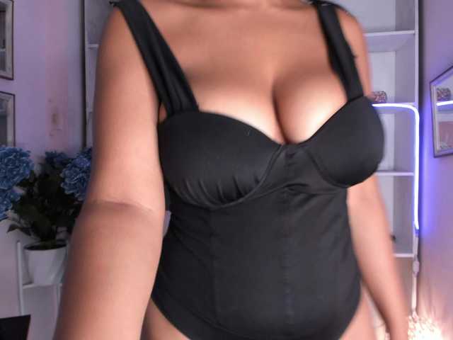 Irinaf live cam on BongaCams