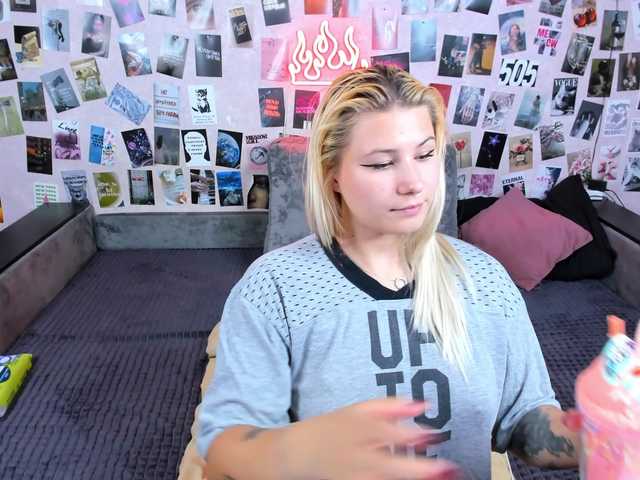 Ulya11Cutex live cam on BongaCams