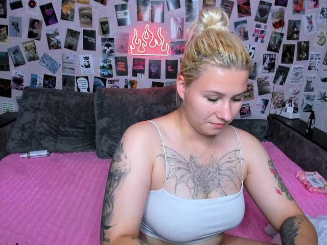 Ulya11Cutex live cam on BongaCams