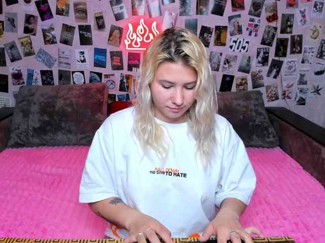 Ulya11Cutex webcam