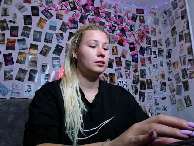Ulya11Cutex webcam