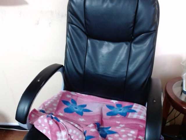 AvaCurvy live webcam show