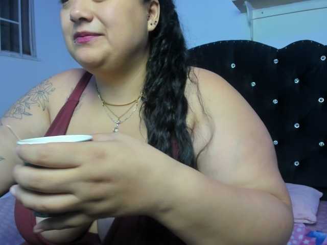 AvaCurvy live cam on BongaCams