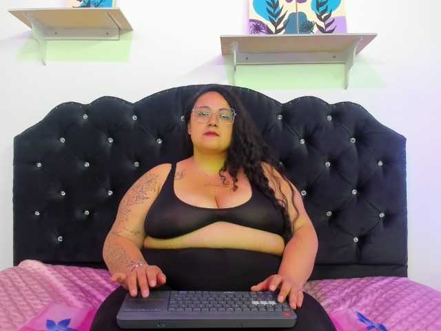 AvaCurvy