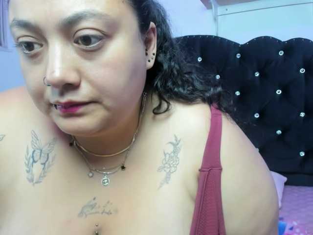 AvaCurvy live cam on BongaCams