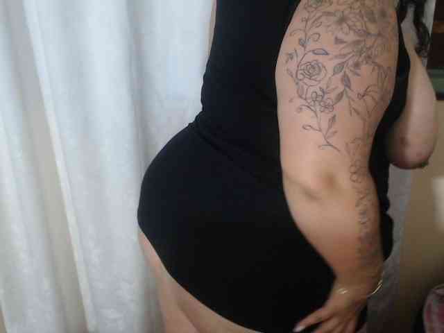 AvaCurvy webcam