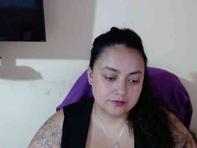AvaCurvy webcam