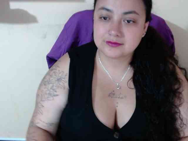 AvaCurvy webcam