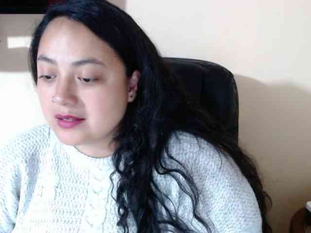 AvaCurvy webcam