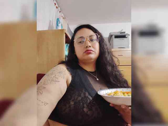AvaCurvy webcam