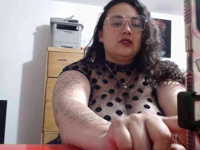 AvaCurvy webcam